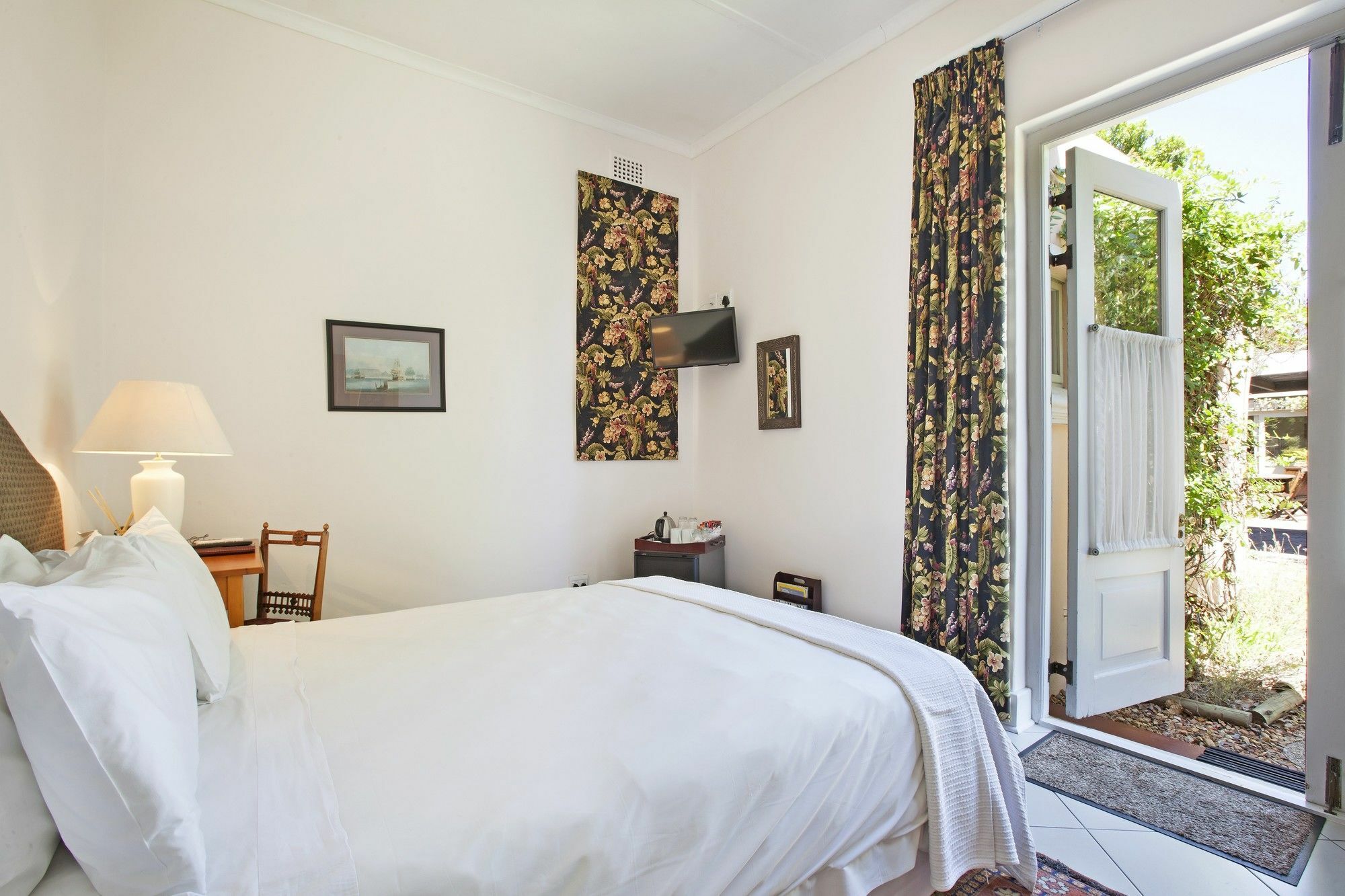 Medindi Manor Hotel Кейптаун Екстериор снимка