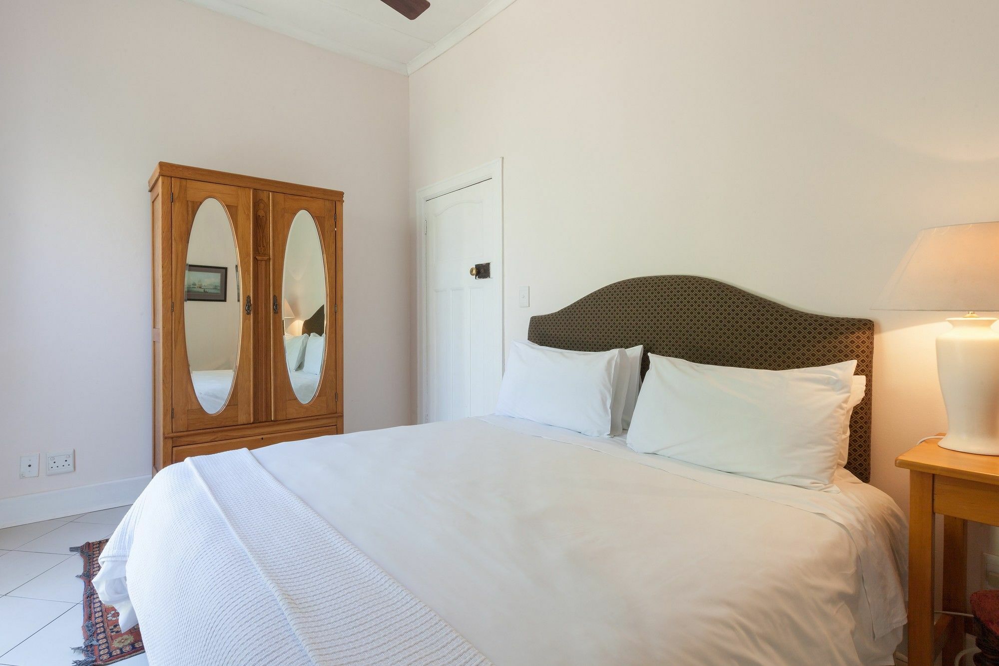 Medindi Manor Hotel Кейптаун Екстериор снимка